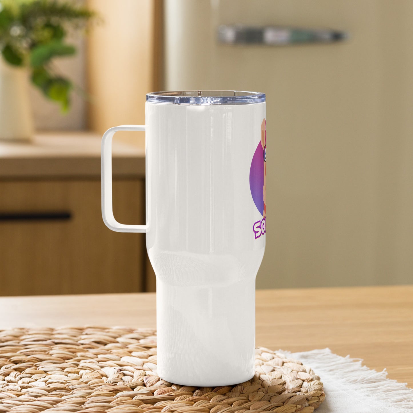 Travel mug with a handle